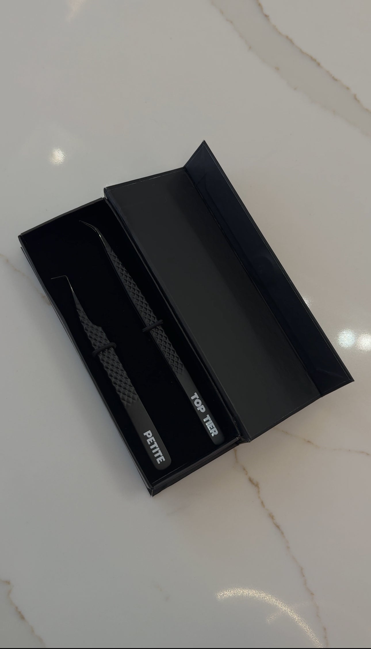 Minimal Bae Tweezer Duo
